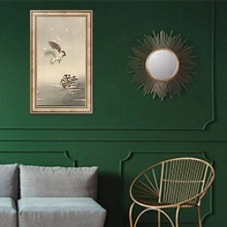 «Tree sparrow with young» в интерьере классической гостиной с зеленой стеной над диваном