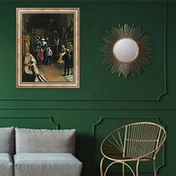 «Im Panopticum» в интерьере классической гостиной с зеленой стеной над диваном