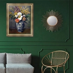 «Dahlias, c.1873» в интерьере классической гостиной с зеленой стеной над диваном