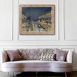 «Бульвар Монмартр ночью» в интерьере гостиной в классическом стиле над диваном