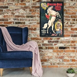 «Ringling Bros. Величайшие шоу в мире – мадам Ада Кастелло» в интерьере в стиле лофт с кирпичной стеной и синим креслом