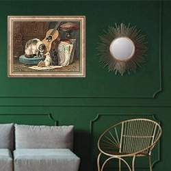 «The Musicians» в интерьере классической гостиной с зеленой стеной над диваном