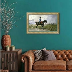 «Emperor Franz Joseph I on his Austrian horse, 1898» в интерьере гостиной с зеленой стеной над диваном