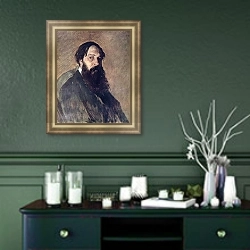 «Портрет художника А.К.Саврасова» в интерьере прихожей в зеленых тонах над комодом