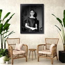 «Хепберн Одри» в интерьере комнаты в стиле ретро с плетеными креслами