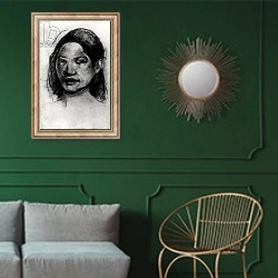 «Head of a Tahitian» в интерьере классической гостиной с зеленой стеной над диваном