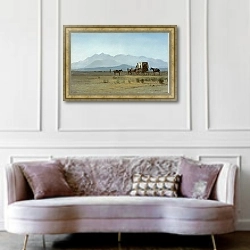 «Фургон землемера в Скалистых горах» в интерьере гостиной в классическом стиле над диваном