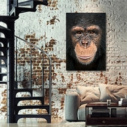 «Шимпанзе» в интерьере двухярусной гостиной в стиле лофт с кирпичной стеной