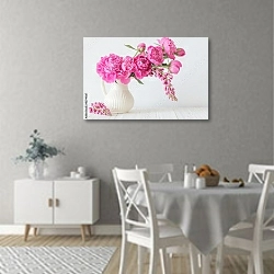 «Розовые пионы в кувшине» в интерьере современной столовой