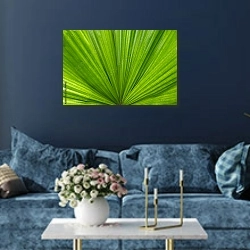 «Пальмовый лист - веер» в интерьере современной гостиной в синем цвете