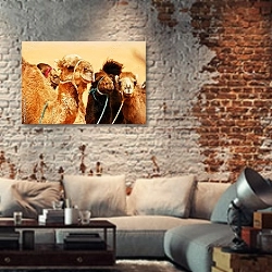 « Верблюды в Сахаре» в интерьере гостиной в стиле лофт с кирпичной стеной