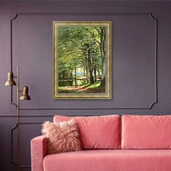 «Åløb gennem skoven» в интерьере гостиной с розовым диваном