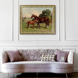 «Касталия и жеребенок Ункаса» в интерьере гостиной в классическом стиле над диваном