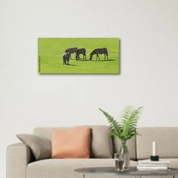 «Зебры на зеленом поле» в интерьере современной светлой гостиной над диваном