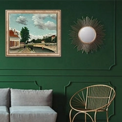 «Outskirts of Paris» в интерьере классической гостиной с зеленой стеной над диваном