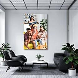 «excited multiethnic friends applauding while singing karaoke during party» в интерьере холла офиса в светлых тонах