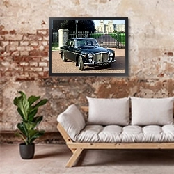 «Rover P5» в интерьере гостиной в стиле лофт над диваном
