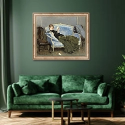 «La Lettre» в интерьере зеленой гостиной над диваном