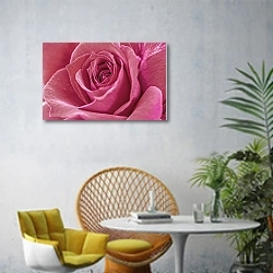«Розовая роза, макро» в интерьере современной гостиной с желтым креслом