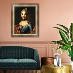 «Портрет неизвестной в темно-голубом платье» в интерьере гостиной в оливковых тонах