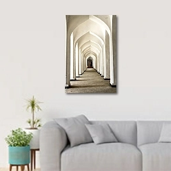 «Арочный коридор» в интерьере светлой гостиной в скандинавском стиле