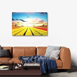 «Голландия. Поля тюльпанов с мельницами №5» в интерьере современной гостиной над диваном