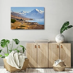 «Дорога на гору Кука, Новая Зеландия» в интерьере современной комнаты над комодом