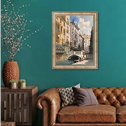 «Canal Barataria, Venice» в интерьере гостиной с зеленой стеной над диваном
