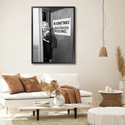 «Monroe, Marilyn» в интерьере светлой гостиной в стиле ретро