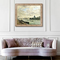 «The Banks Of The Seine, Paris» в интерьере гостиной в классическом стиле над диваном