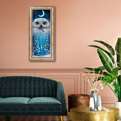 «Сова с ключом от зимы» в интерьере классической гостиной над диваном