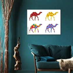 «Верблюды с рисунком ягод и фруктов» в интерьере зеленой гостиной в этническом стиле над диваном