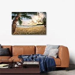 «Тропический пляж на закате, рай песка и пальм» в интерьере современной гостиной над диваном