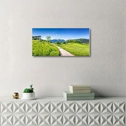 «Швейцария. Идиллический альпийский пейзаж №2» в интерьере современной комнаты над тумбой