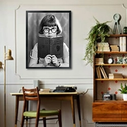 «Загадка математики» в интерьере кабинета в стиле ретро над столом