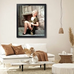 «Monroe, Marilyn 64» в интерьере светлой гостиной в стиле ретро