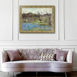 «Early Spring—Bluebonnets and Mesquite» в интерьере гостиной в классическом стиле над диваном
