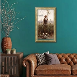 «The Water Lilies» в интерьере гостиной с зеленой стеной над диваном