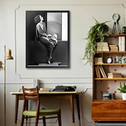 «Гарбо Грета 73» в интерьере кабинета в стиле ретро над столом