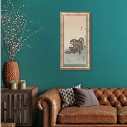 «Two monkeys with butterfly» в интерьере гостиной с зеленой стеной над диваном