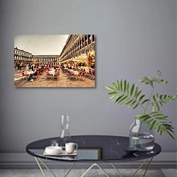 «Италия. Венеция. Кафе на площади Сан-Марко 2» в интерьере современной гостиной в серых тонах
