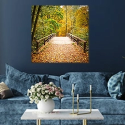 «Осенний лес 5» в интерьере современной гостиной в синем цвете