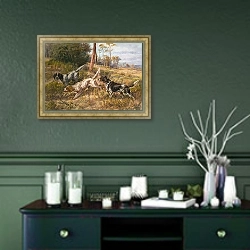 «Английские сеттеры в поле» в интерьере прихожей в зеленых тонах над комодом