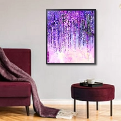 «Весенние фиолетовые цветы» в интерьере гостиной с зеленой стеной над диваном