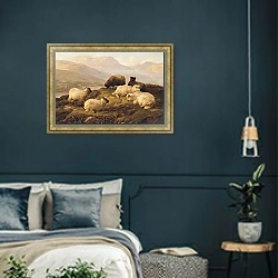 «Овцы Отдыхают На Фоне Высокогорного Пейзажа» в интерьере классической спальни с темными стенами