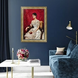 «Дама в белом» в интерьере в классическом стиле в синих тонах