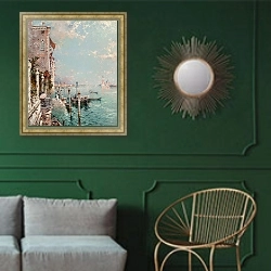 «Вид через Гранд-канал на Сан-Джорджо Маджоре» в интерьере классической гостиной с зеленой стеной над диваном