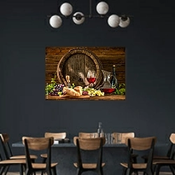 «Натюрморт с бокалом красного вина» в интерьере столовой с черными стенами