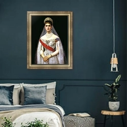 «Императрица Александра Фёдоровна» в интерьере классической спальни с темными стенами
