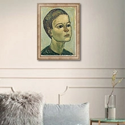 «Голова мальчика 'Вальтер’» в интерьере в классическом стиле в светлых тонах